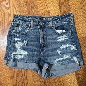 NWOT American Eagle Distressed Mom Short Size 6